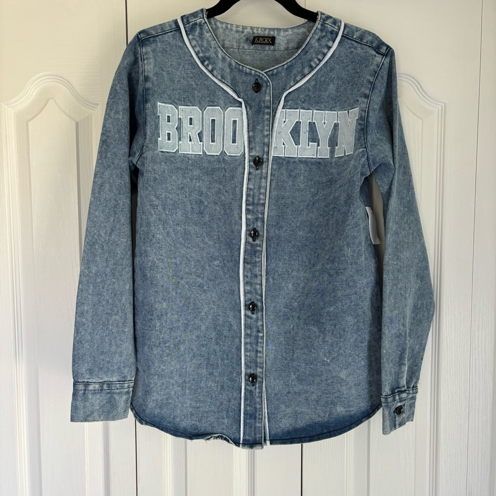 Kroix “Brooklyn” Long Sleeve Button Down Shirt/ Lightweight Jacket. Size Small